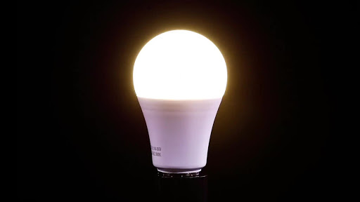 Что делать если энергосберегающая лампочка горит после выключения